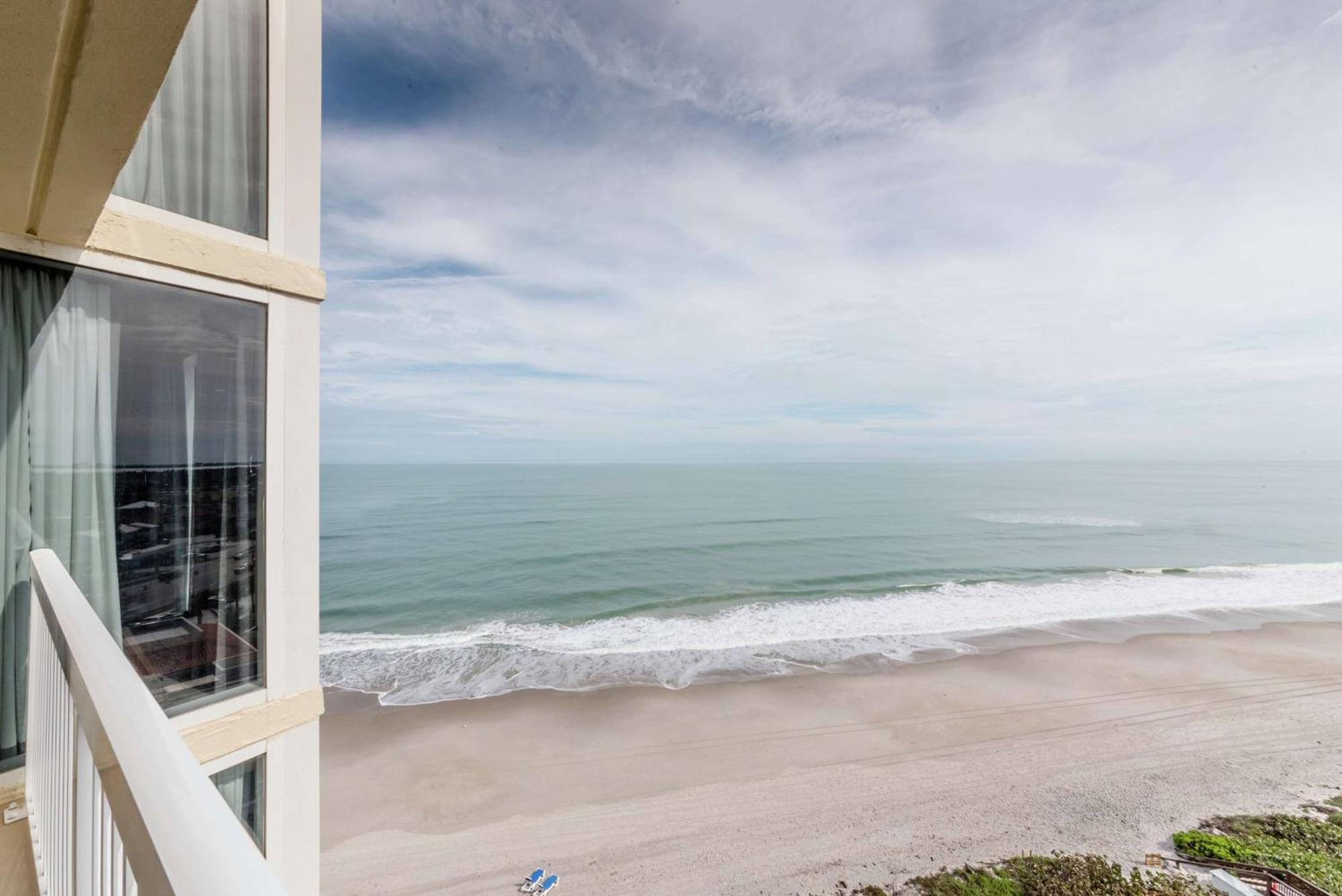 Hilton Oceanfront Hotel 3*